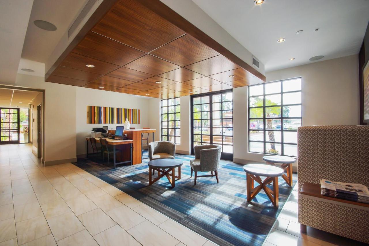 Express Mira Mesa By Ihg Hotel 2*
